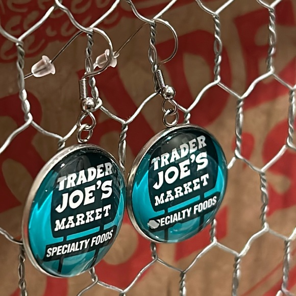 Trader Joe’s earrings 25mm - Picture 2 of 3